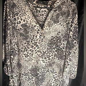 CURE Women's 2Xl Black and White Leopard Print Tunic Career Blouse
